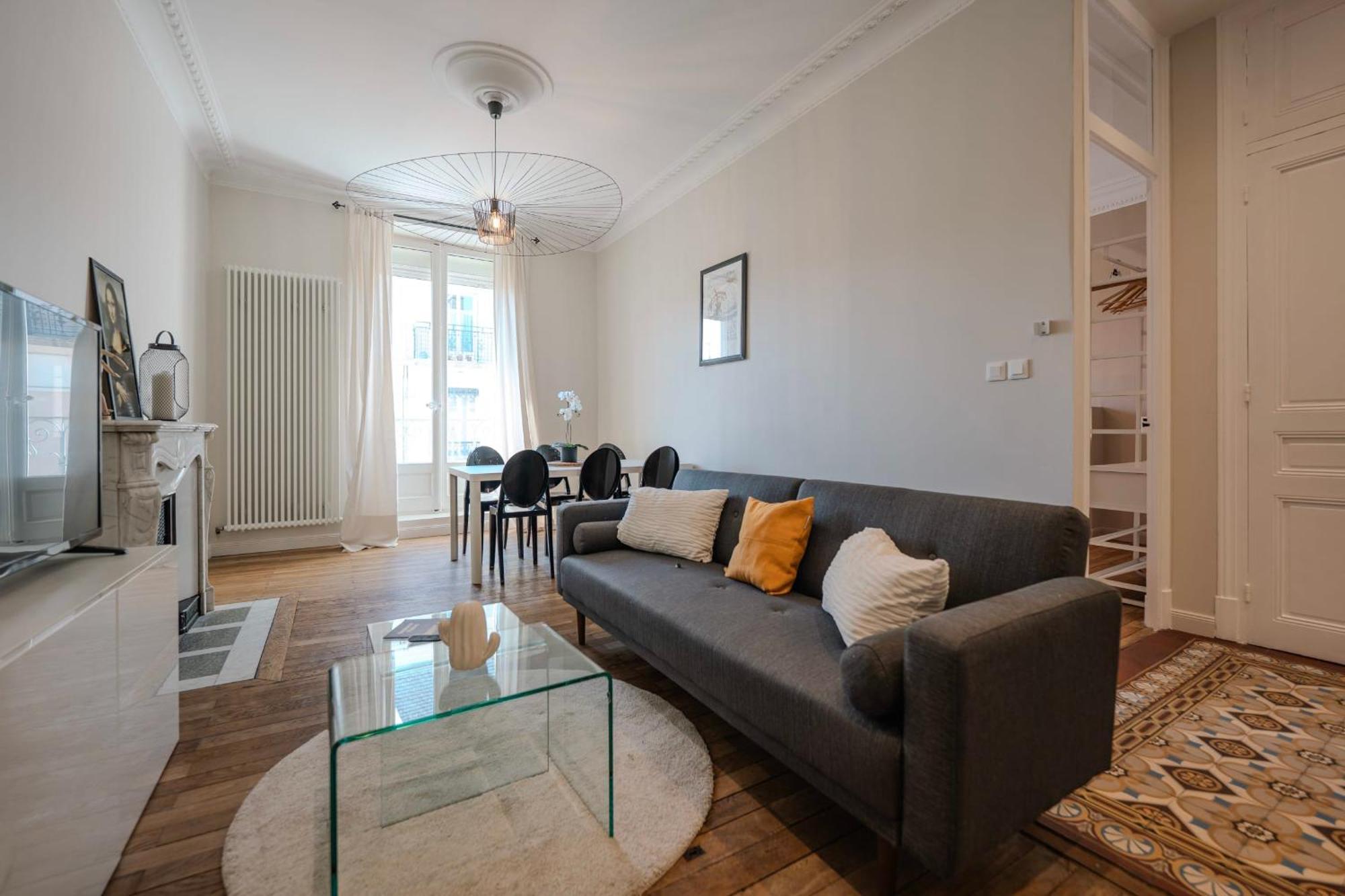 #hw Le Mazet Hyper-centre Haussmanian Appartement